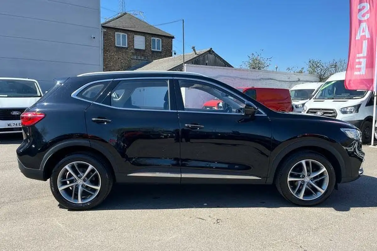2021-mg-hs-15t-gdi-excite-162ps-big-35