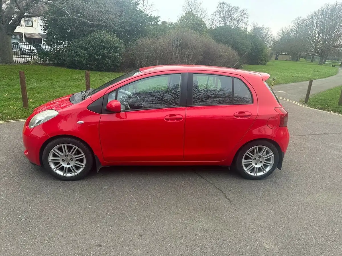 2008-toyota-yaris-13-sr-5d-1296cc-big-3