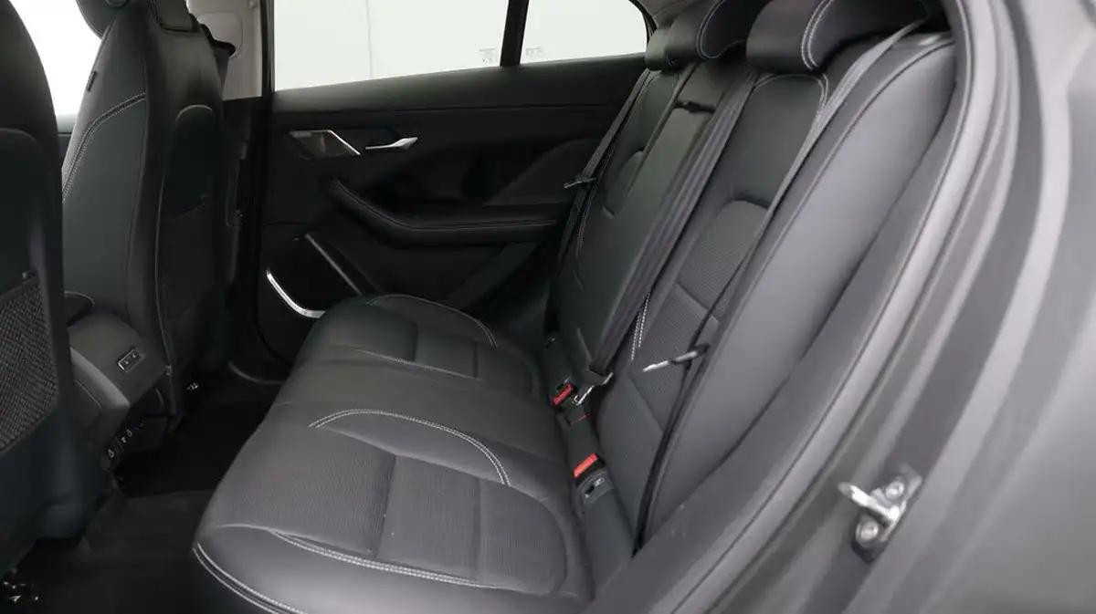 2021-jaguar-i-pace-ev400-hse-big-16