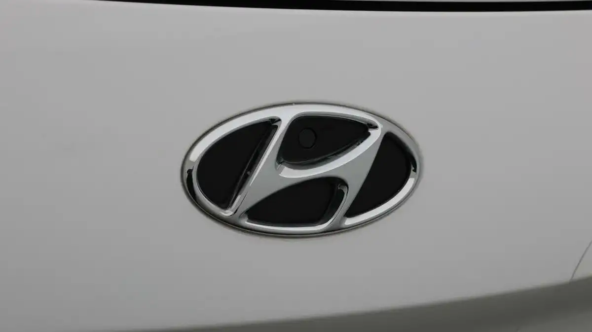 2022-hyundai-kona-e-premium-204ps-64kwh-7kw-obc-big-24