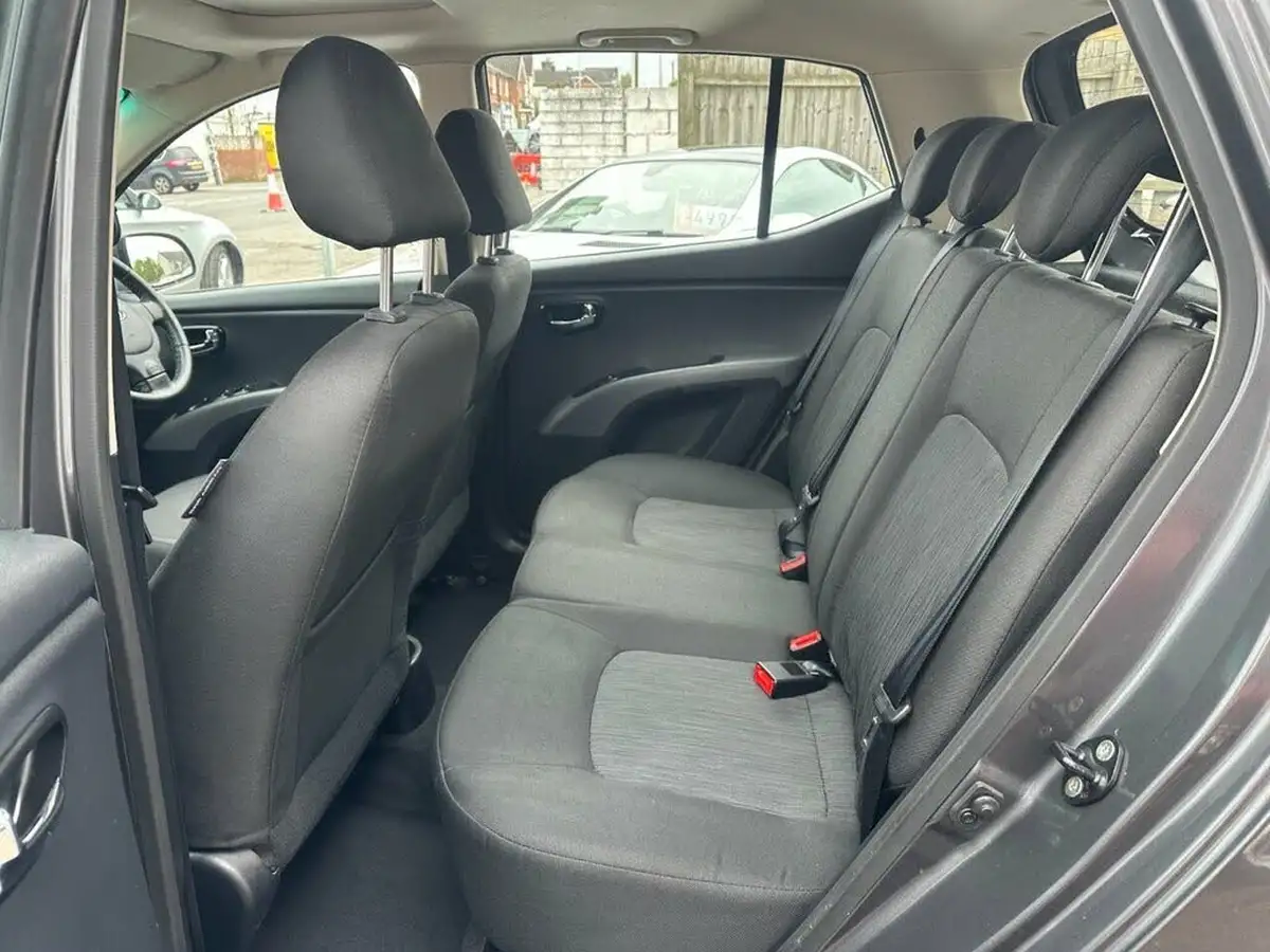 2013-hyundai-i10-12-style-big-17