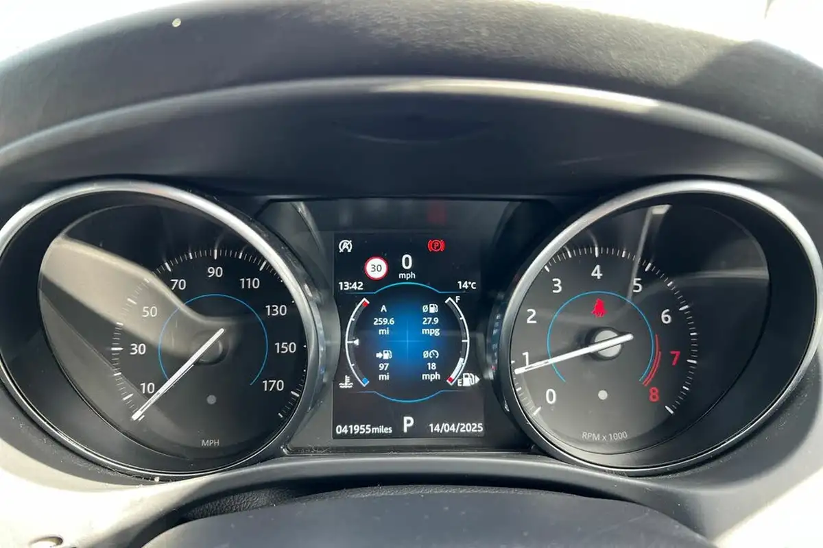 2018-jaguar-xe-20i-r-sport-200ps-1997cc-big-24