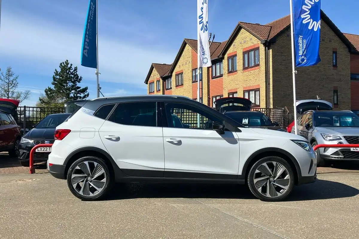 2022-seat-arona-10-tsi-fr-sport-dsg-big-4