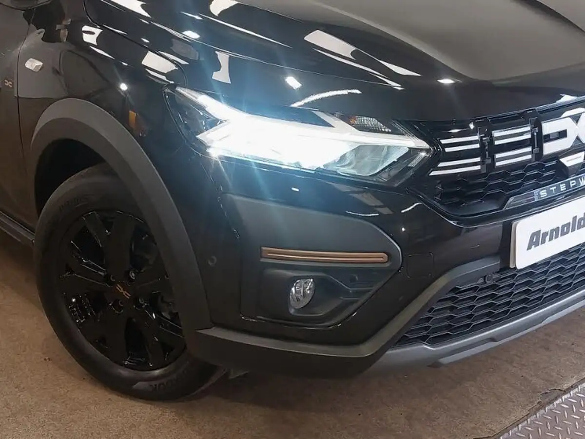 2024-dacia-sandero-stepway-10-tce-extreme-90bhp-big-8