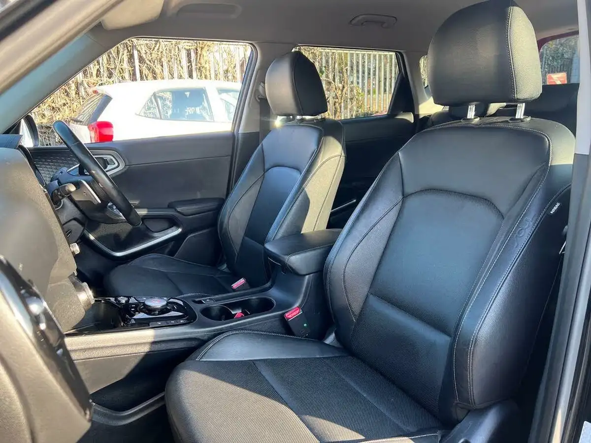 2021-kia-soul-ev-first-edition-big-32