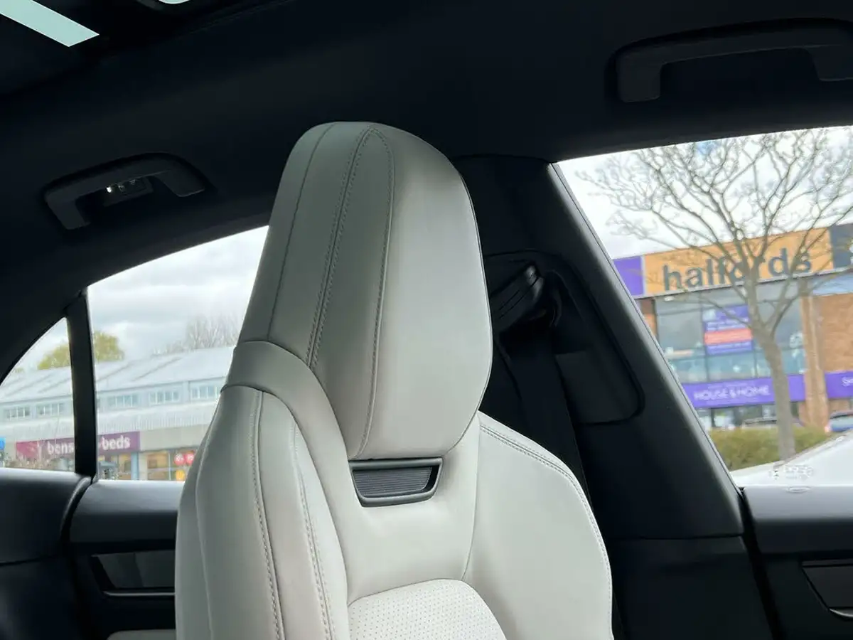 2024-porsche-macan-e-4-electric-big-59