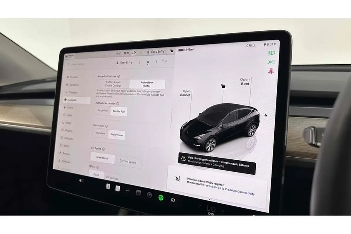 2022-tesla-model-y-e-long-range-big-36