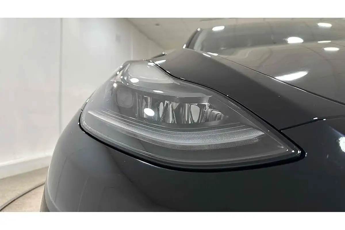 2022-tesla-model-y-e-long-range-big-14