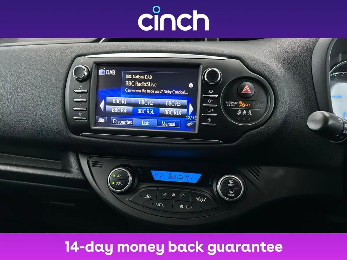 2019-toyota-yaris-15-vvt-i-excel-98bhp-hybrid-1497cc-e-cvt-big-11