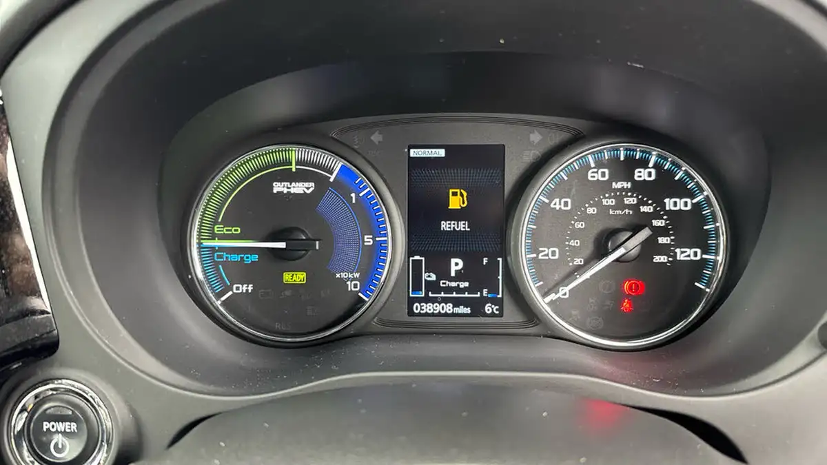 2019-mitsubishi-outlander-24-4h-phev-big-12