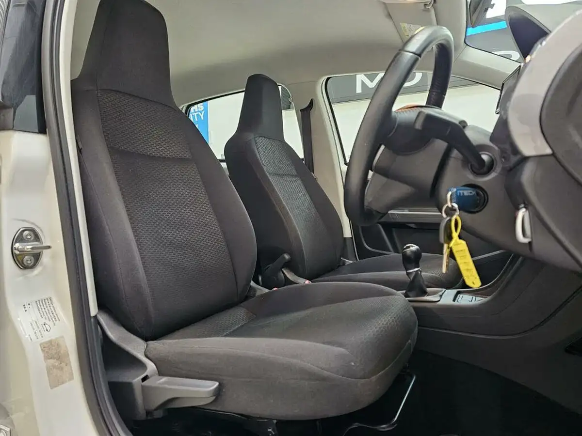 2014-seat-mii-10-i-tech-5d-big-18