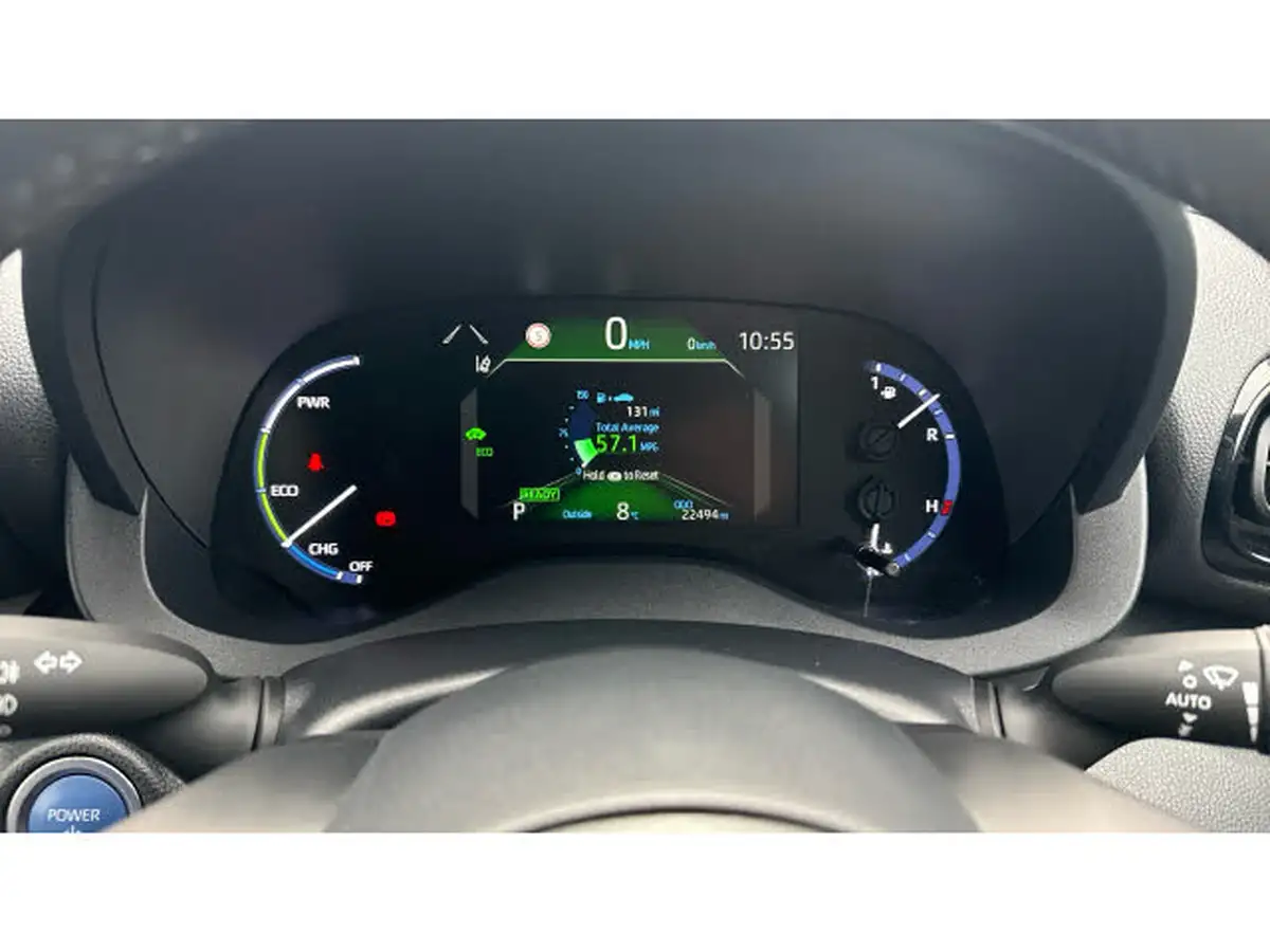 2022-toyota-yaris-15-vvt-i-design-panoramic-roof-big-8
