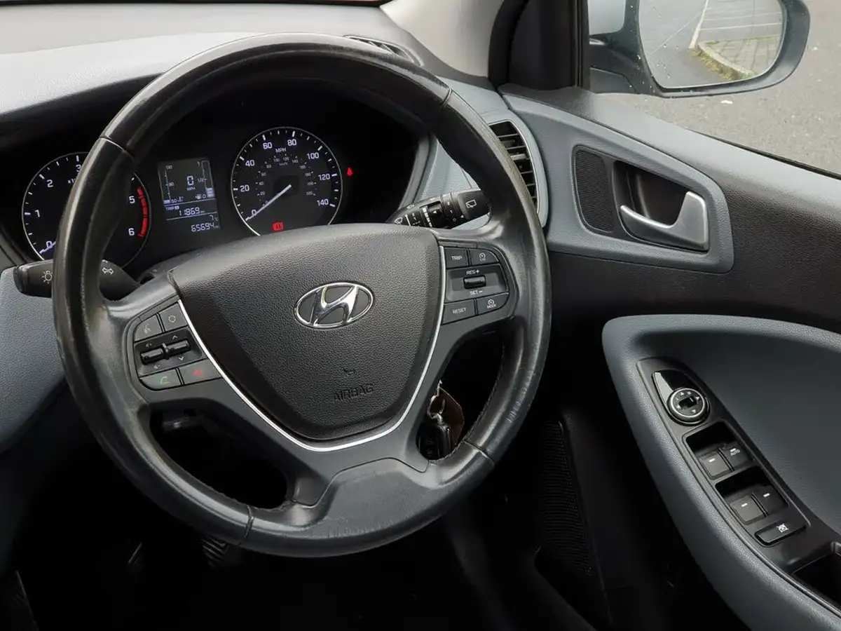 2015-hyundai-i20-14crdi-se-hatchback-5d-big-17