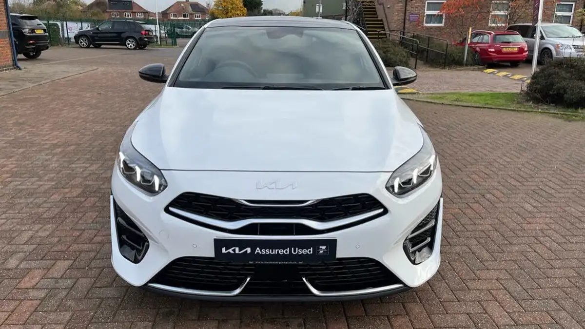 2024-kia-pro-ceed-15-t-gdi-gt-line-s-138bhp-big-13