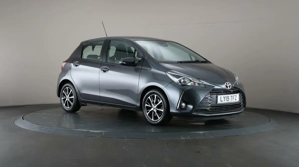 2019-toyota-yaris-15-vvt-i-icon-tech-111bhp-1496cc-big-43