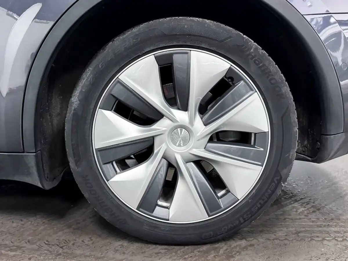 2022-tesla-model-y-e-long-range-big-48