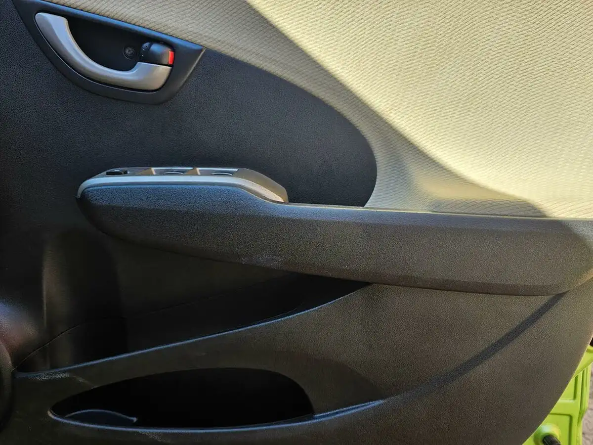 2012-honda-jazz-big-31