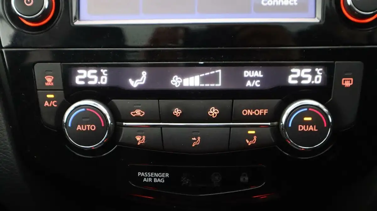2017-nissan-qashqai-12-dig-t-n-connecta-big-11
