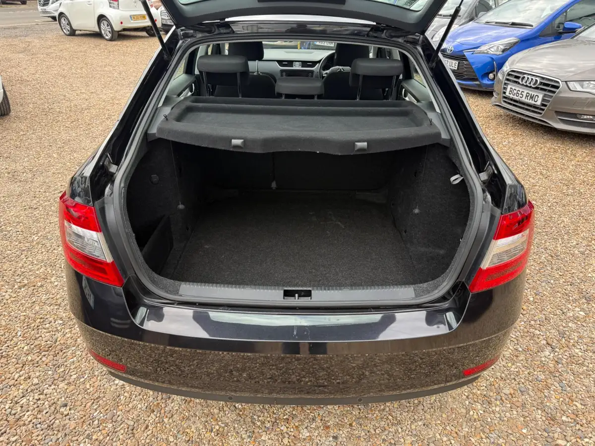 2017-skoda-octavia-16tdi-se-115ps-hatchback-1596cc-dsg-big-11