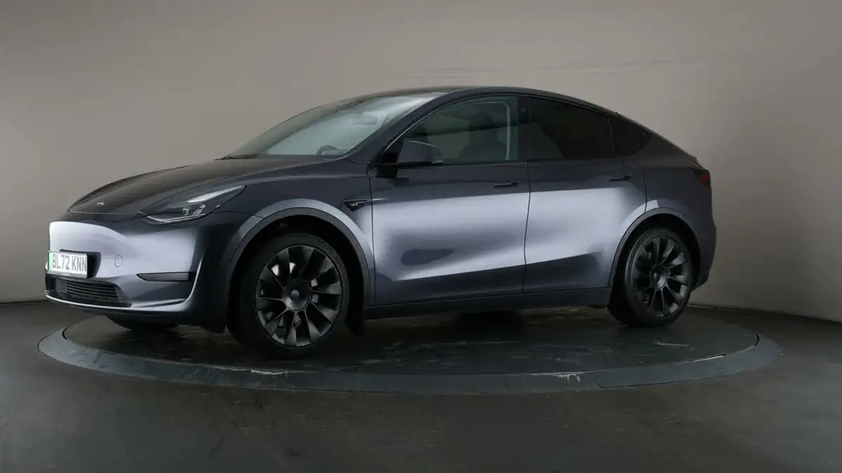 2022-tesla-model-y-e-rwd-big-33