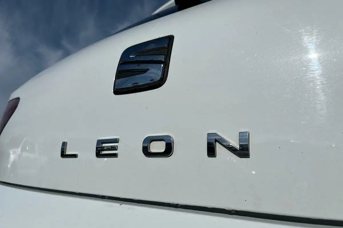 2020-seat-leon-15-tsi-evo-fr-black-edition-130ps-hatchback-big-39