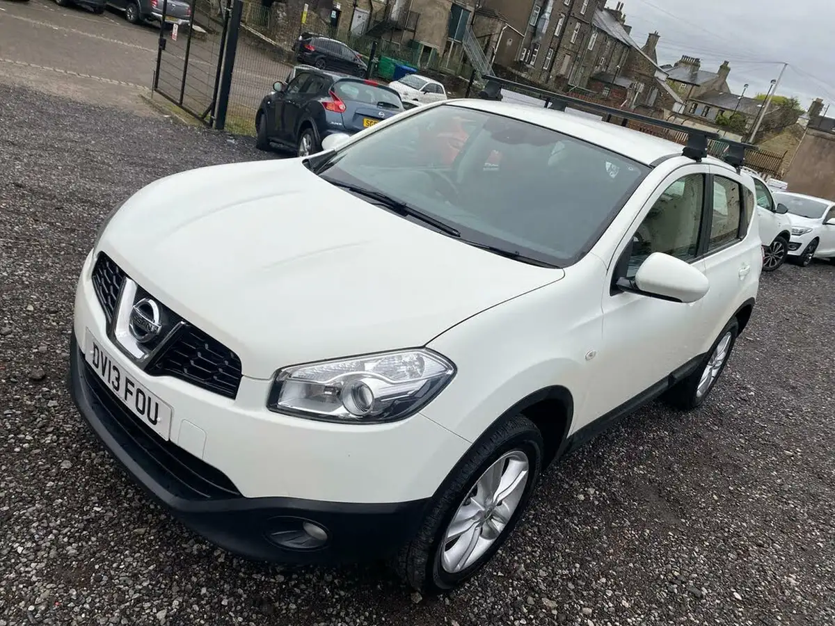 2013-nissan-qashqai-15td-acenta-big-1