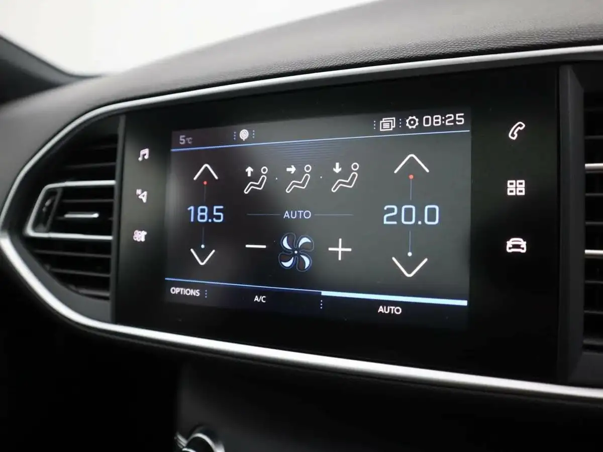 2019-peugeot-308-12-puretech-gt-line-big-13