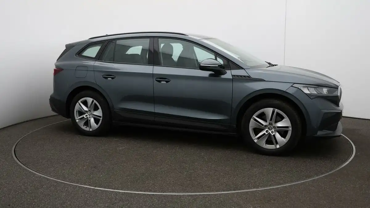 2022-skoda-enyaq-e-60-big-40