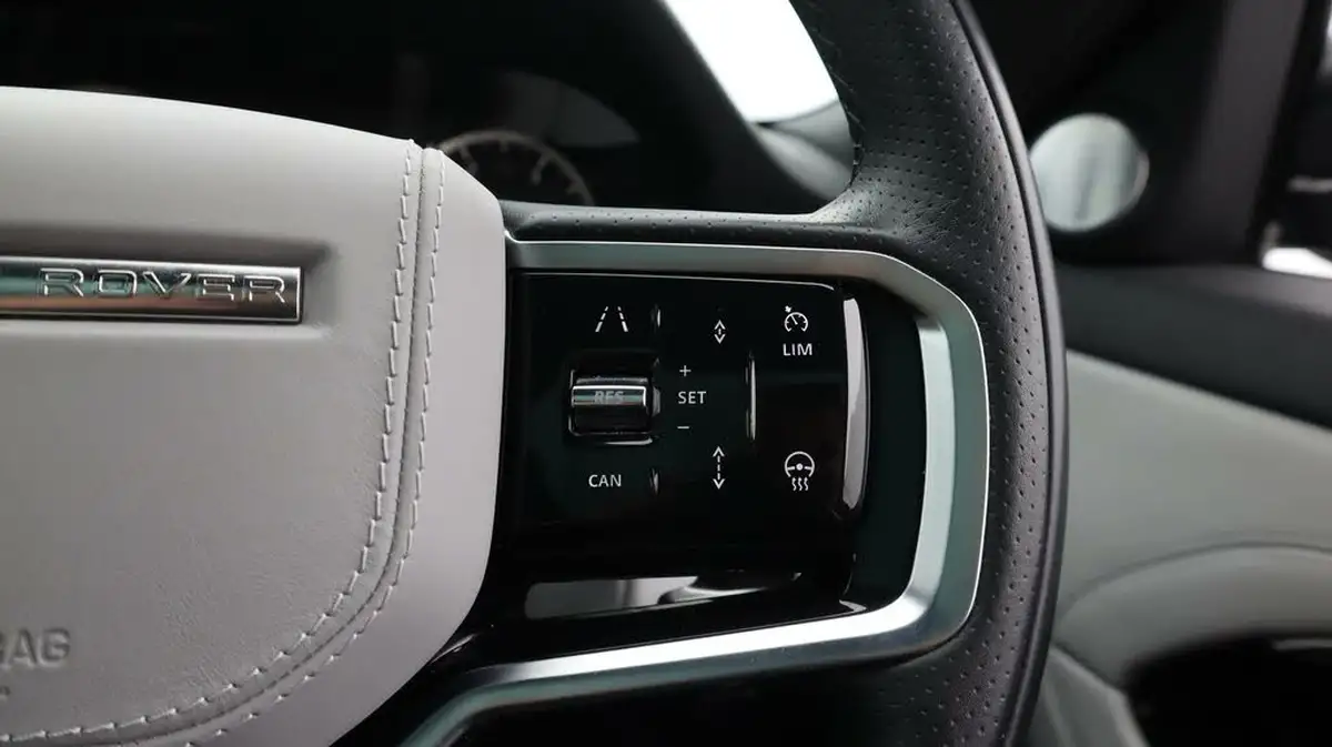 2022-land-rover-range-rover-evoque-20-d200-r-dynamic-hse-big-26
