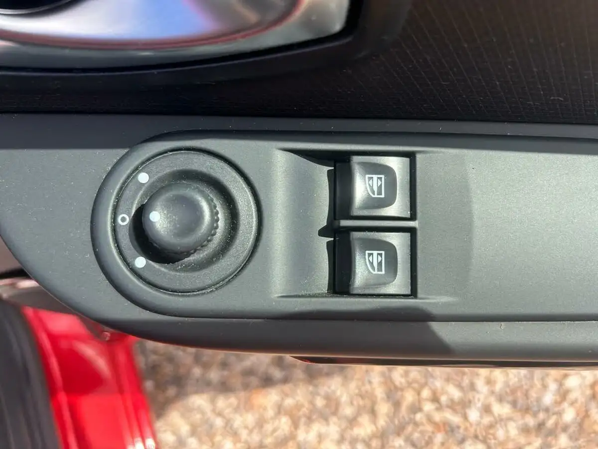 2015-renault-clio-15td-dynamique-medianavss-big-13