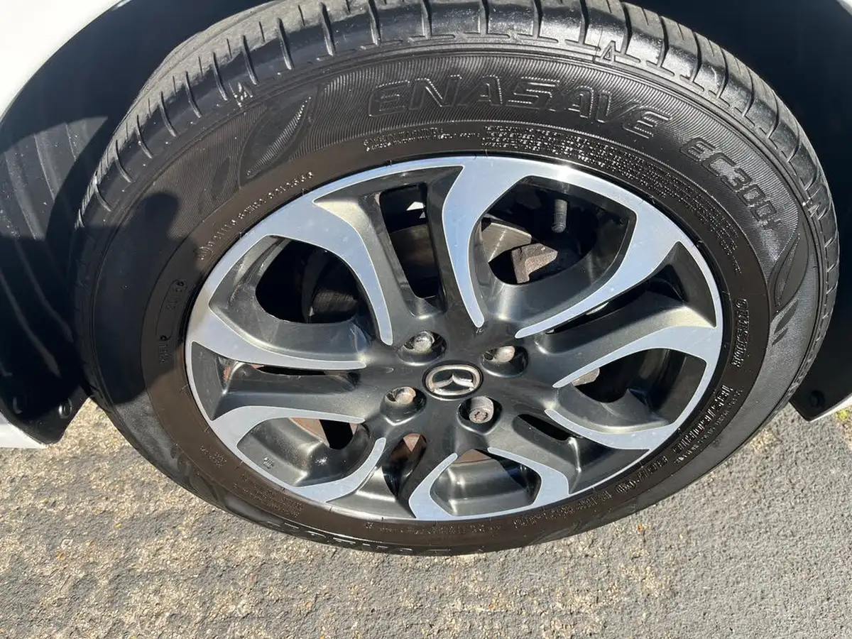 2015-mazda-mazda2-15-sport-nav-90ps-big-7