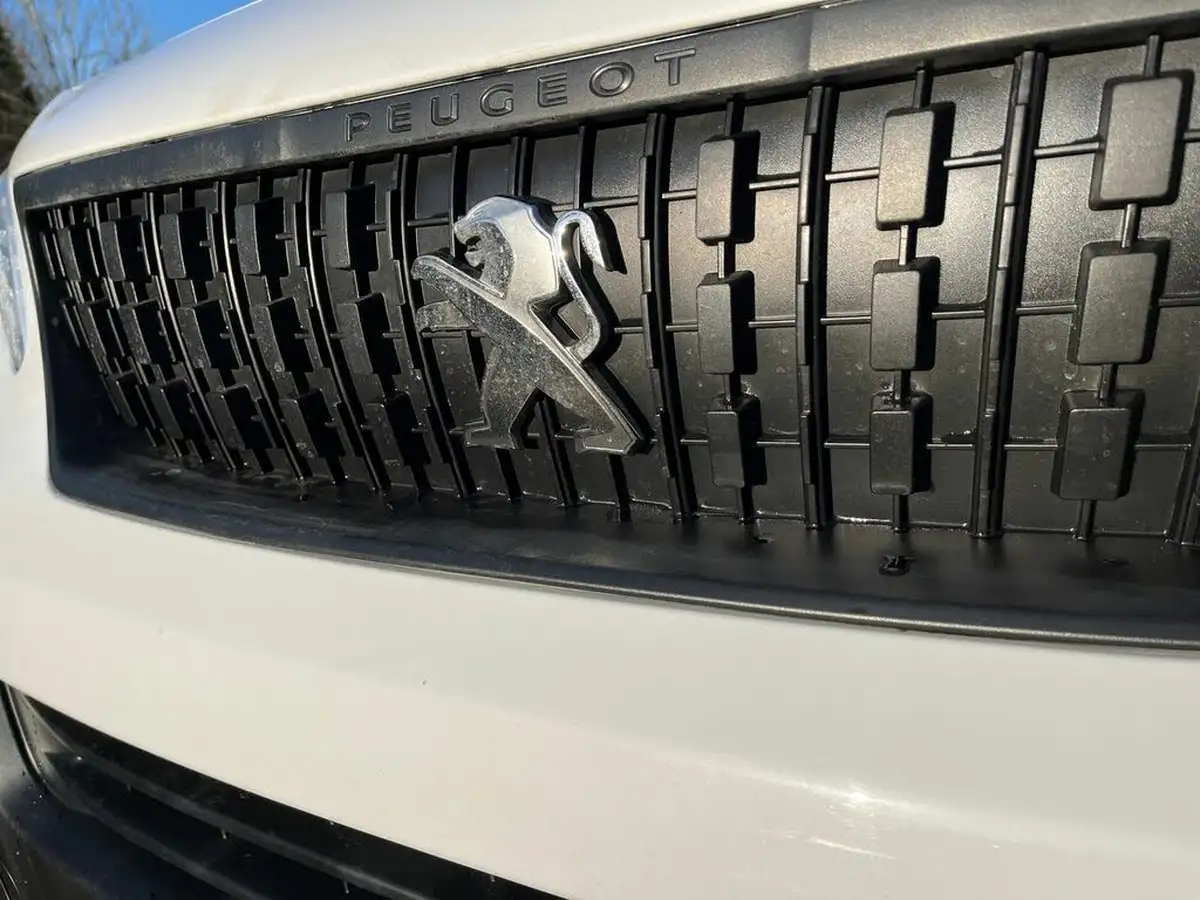 2022-peugeot-expert-15-bluehdi-professional-premium-long-1000-big-23