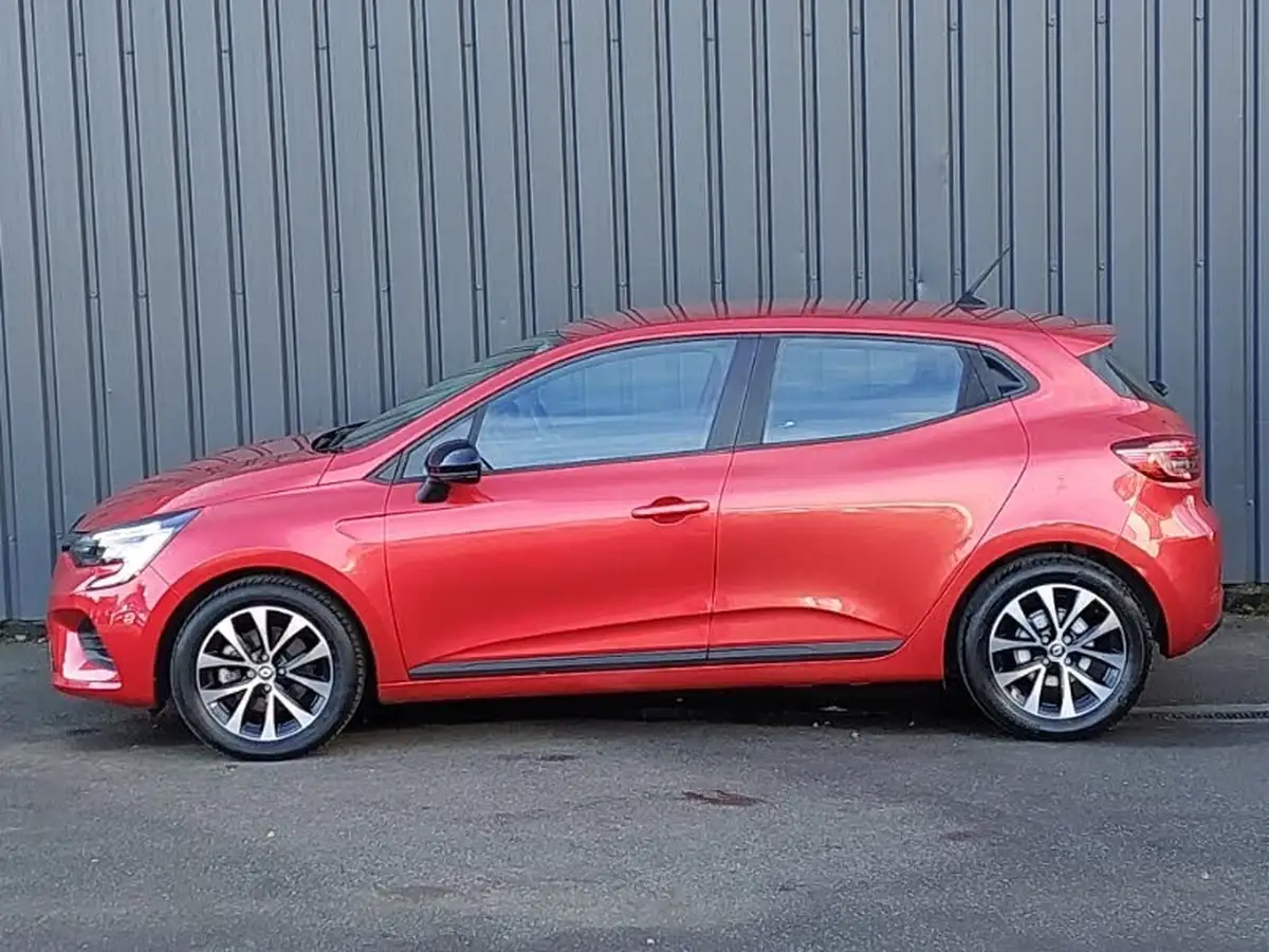 2023-renault-clio-16-evolution-big-3