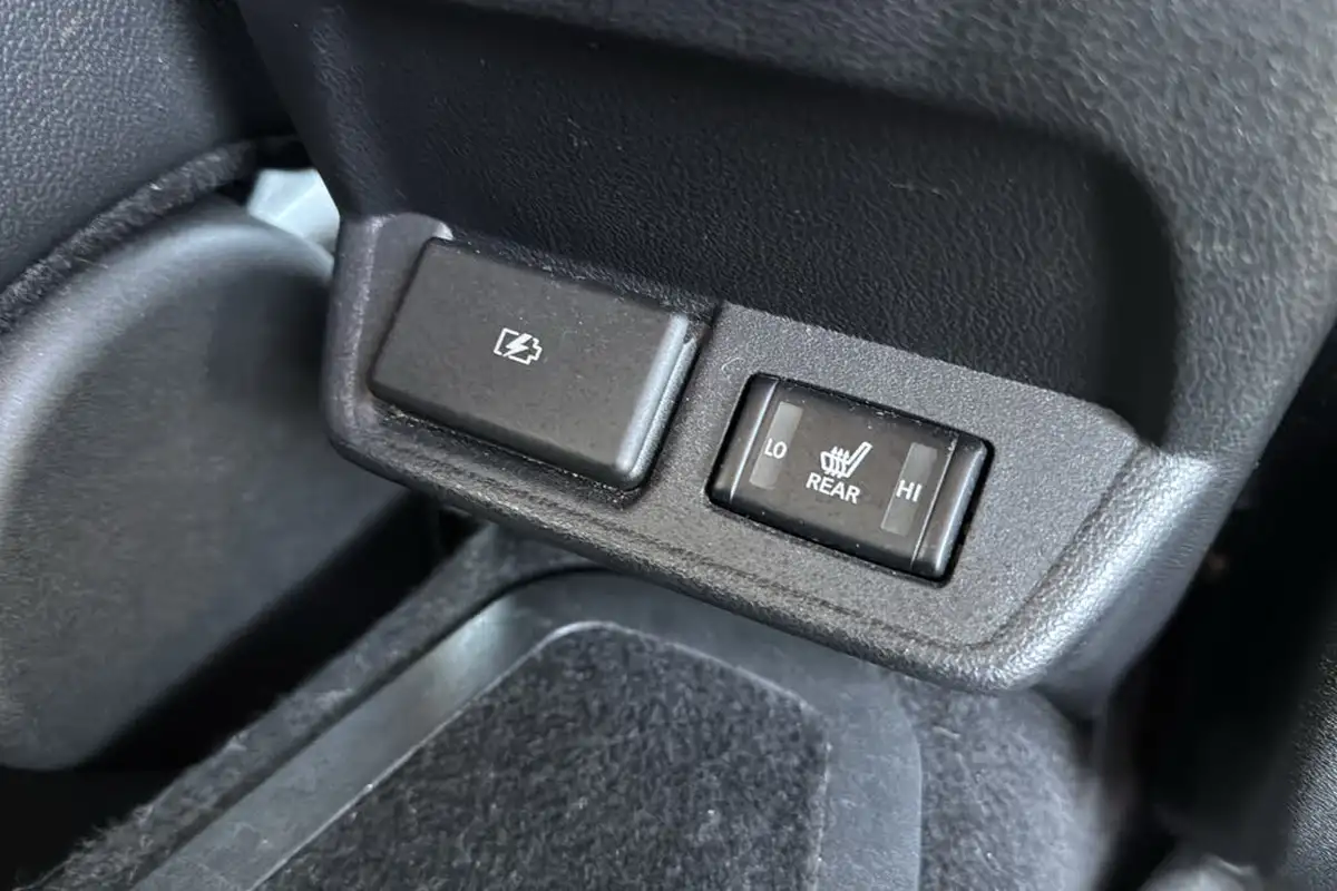 2021-nissan-leaf-e-e-tekna-big-29