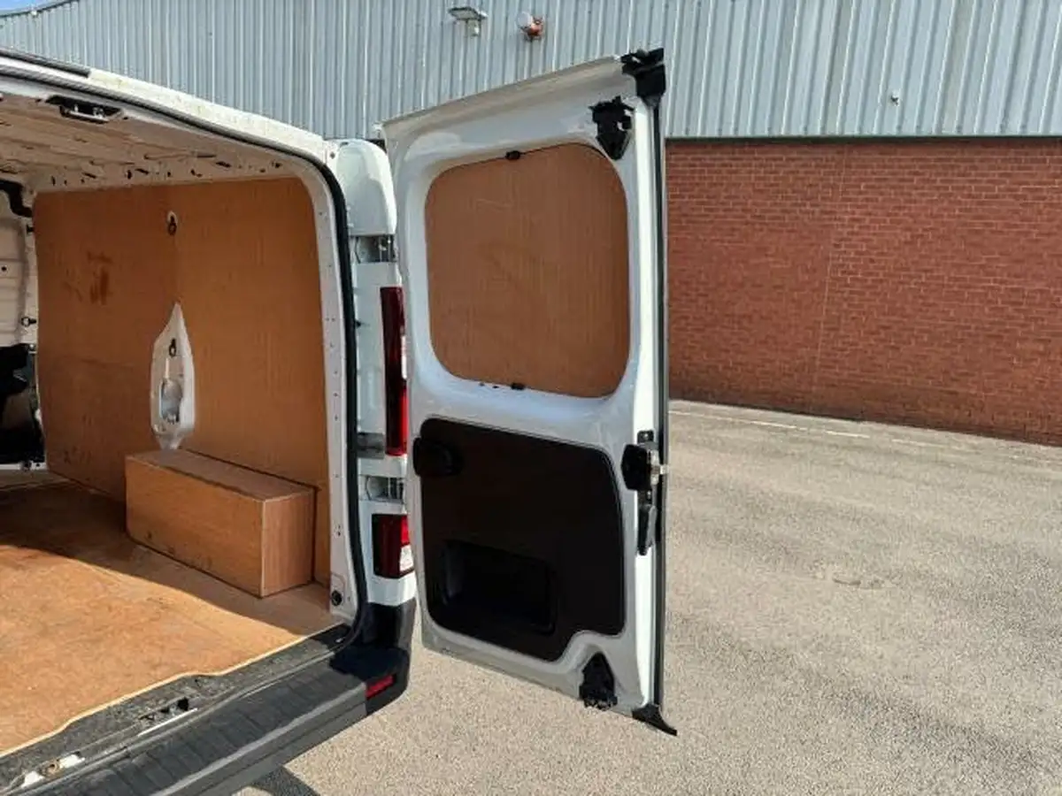 2023-renault-trafic-20dci-sl28-130-business-big-51