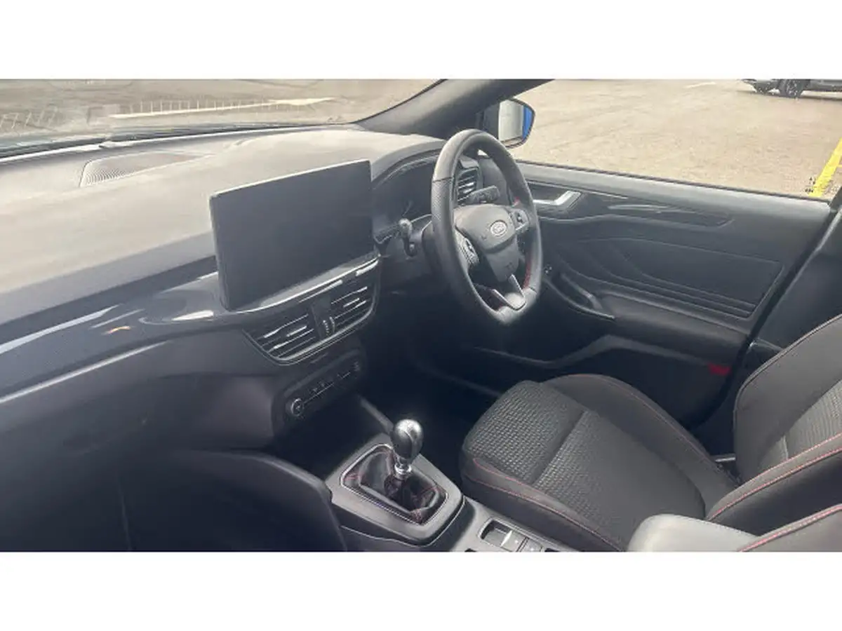 2023-ford-focus-10t-st-line-125ps-hatchback-big-8