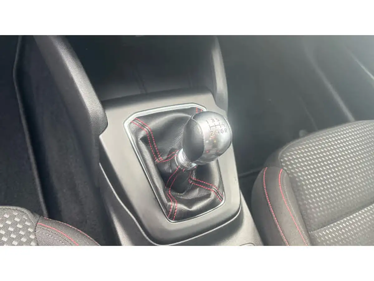 2023-ford-focus-10t-st-line-125ps-hatchback-big-12