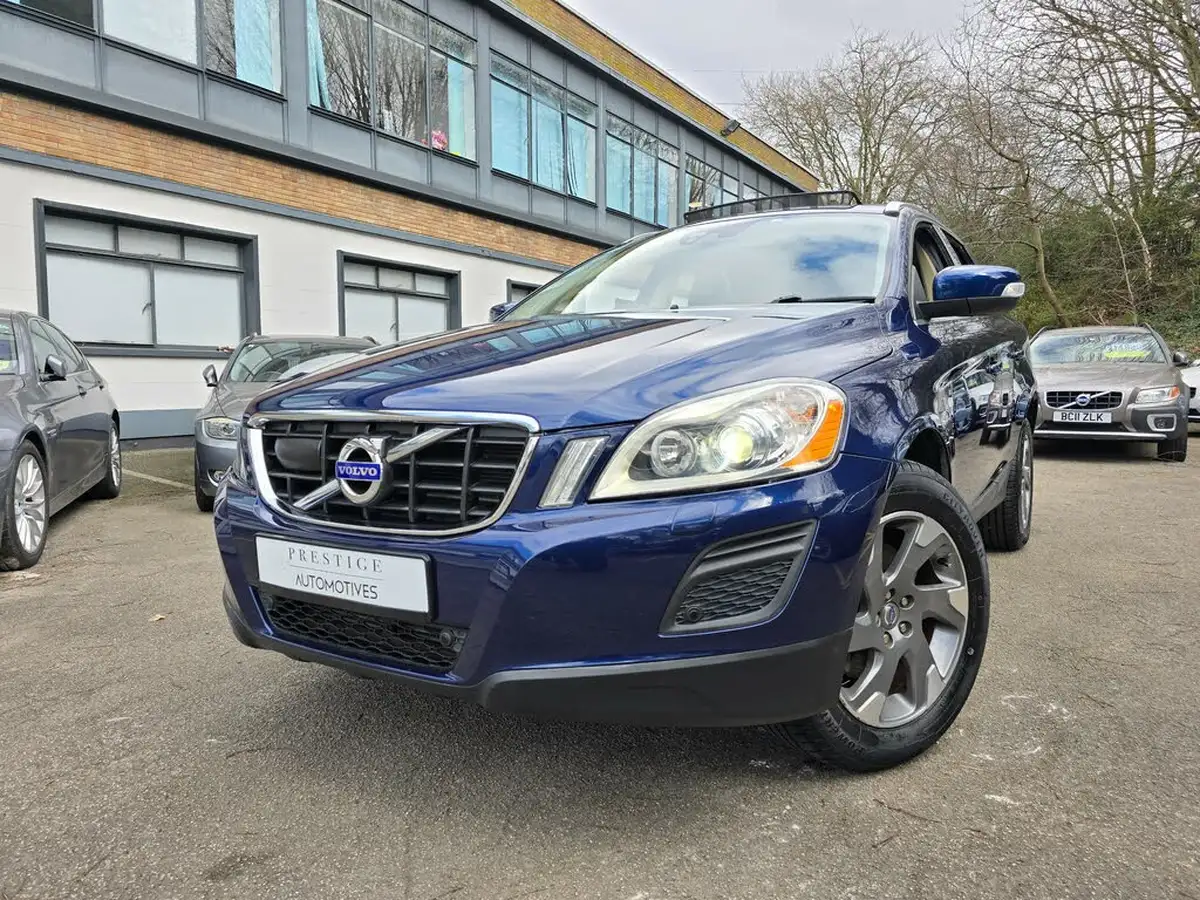 2010-volvo-xc60-20-t5-se-big-16