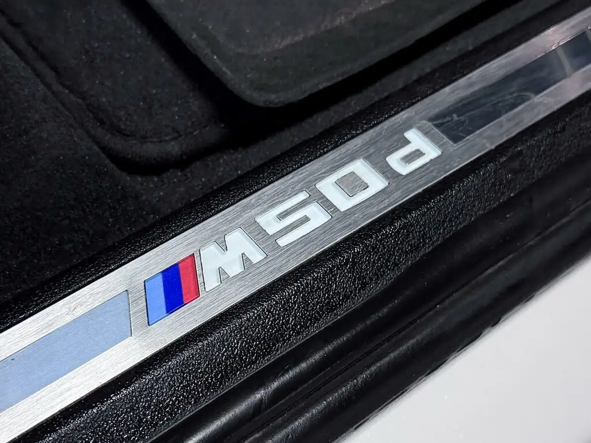 2020-bmw-x5-30td-m50d-big-25