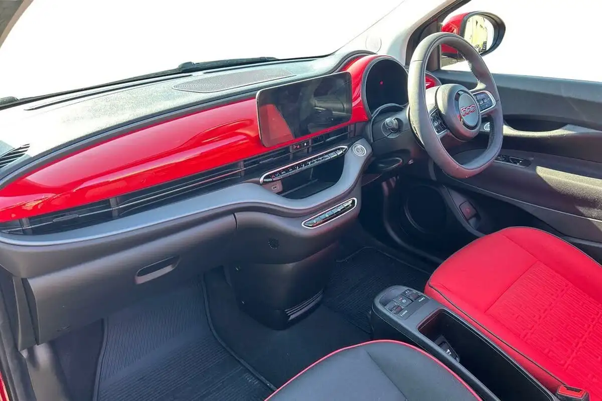 2024-fiat-500c-e-red-big-5