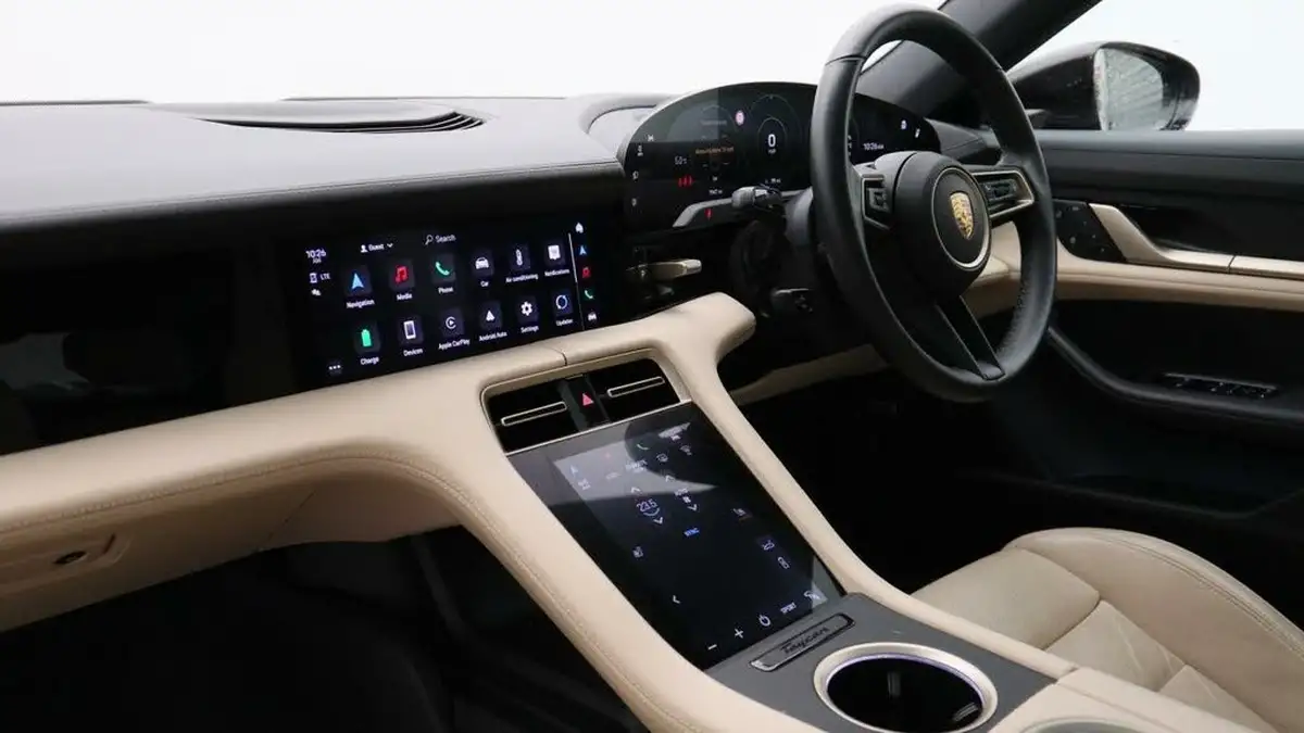 2022-porsche-taycan-e-base-476ps-performance-battery-plus-big-1