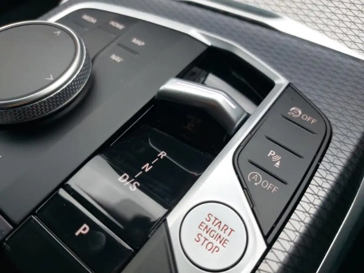 2024-bmw-3-series-20-320i-m-sport-saloon-4d-big-9