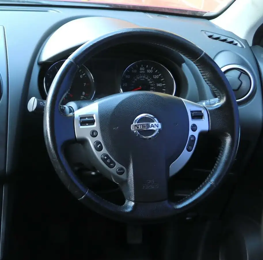 2012-nissan-qashqai2-16-acenta-big-27