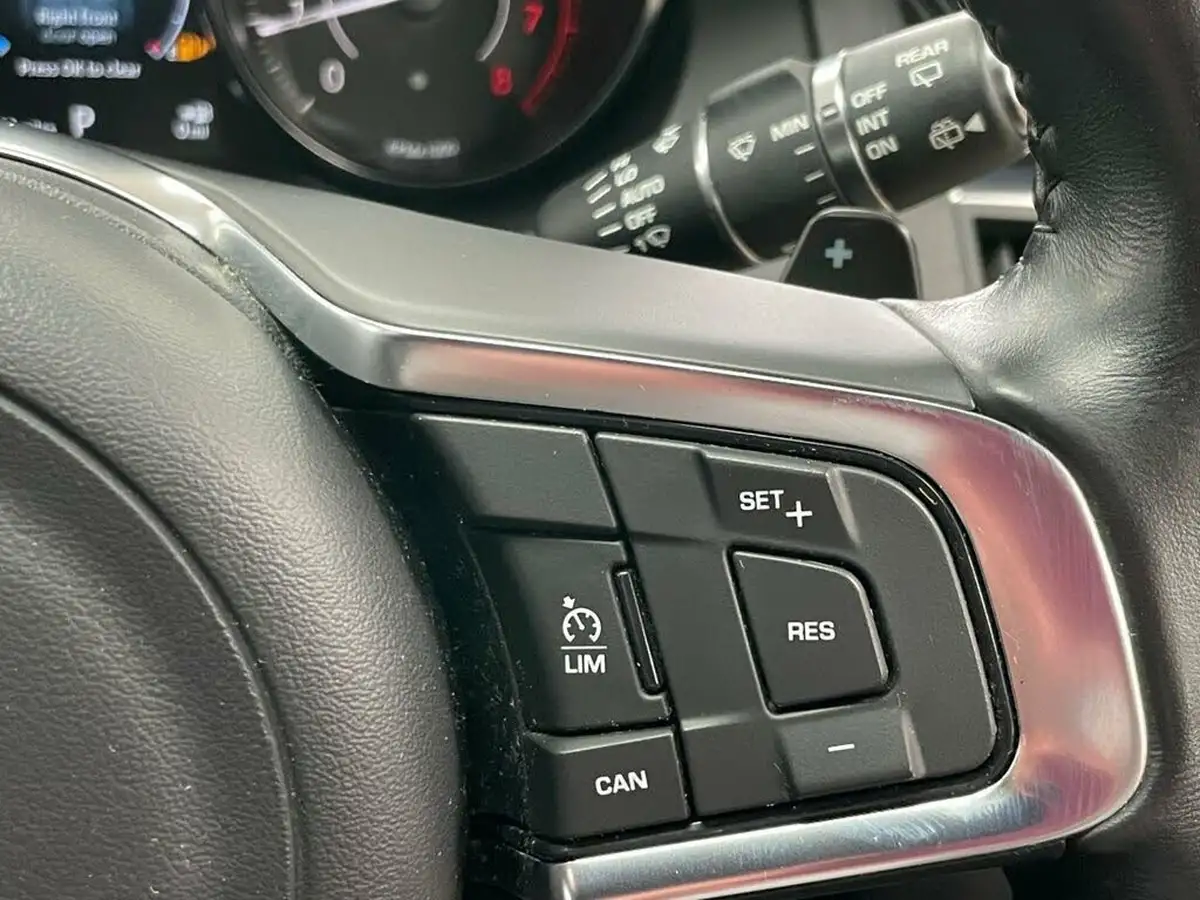2018-jaguar-e-pace-20-i4-r-dynamic-s-200ps-big-30