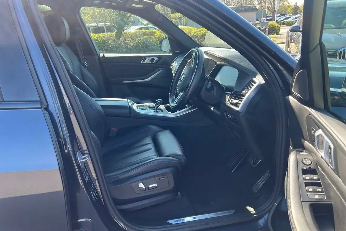 2020-bmw-x5-30td-m50d-big-24