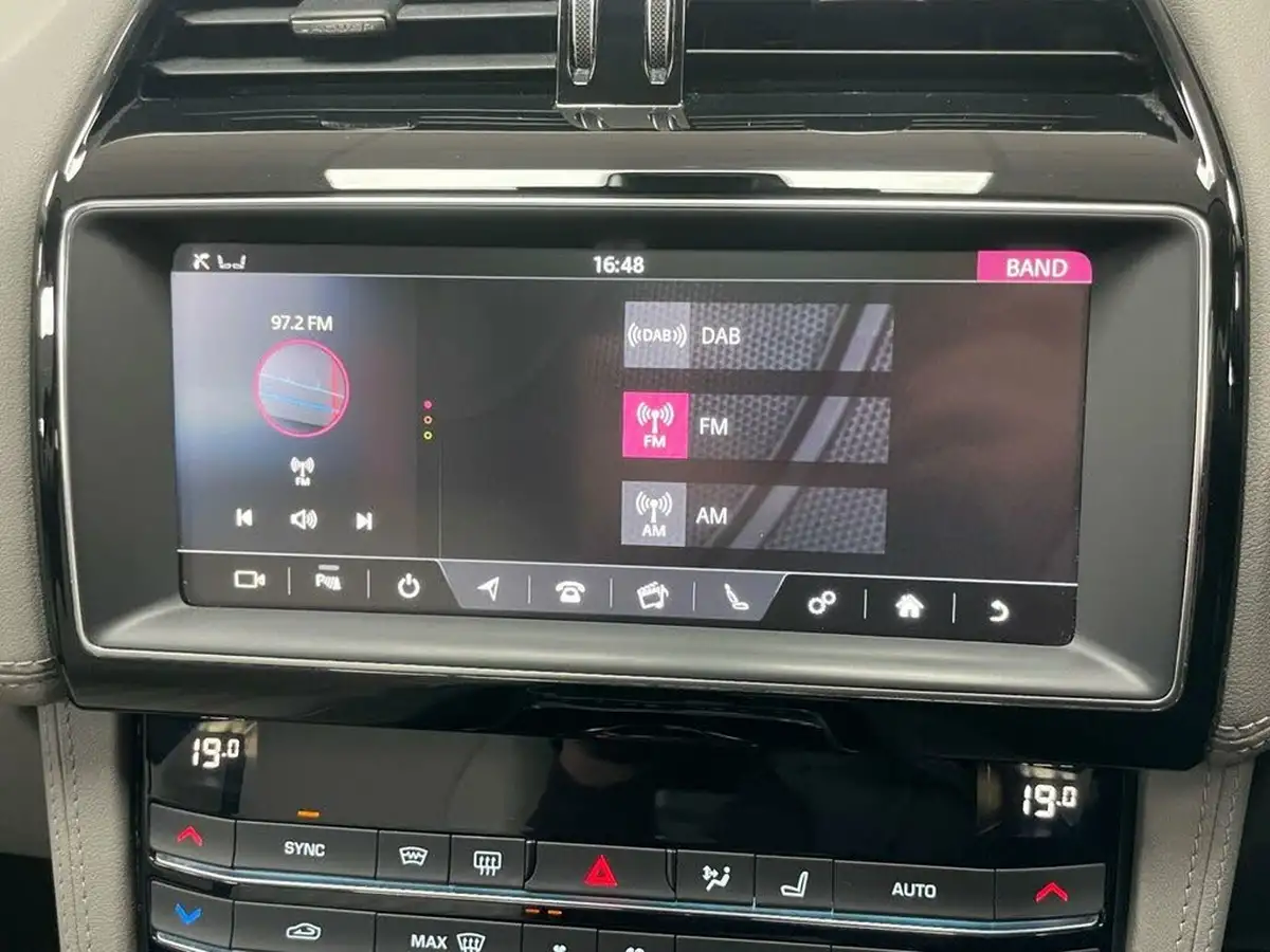 2020-jaguar-f-pace-20-i4d-portfolio-180ps-awd-auto-big-35