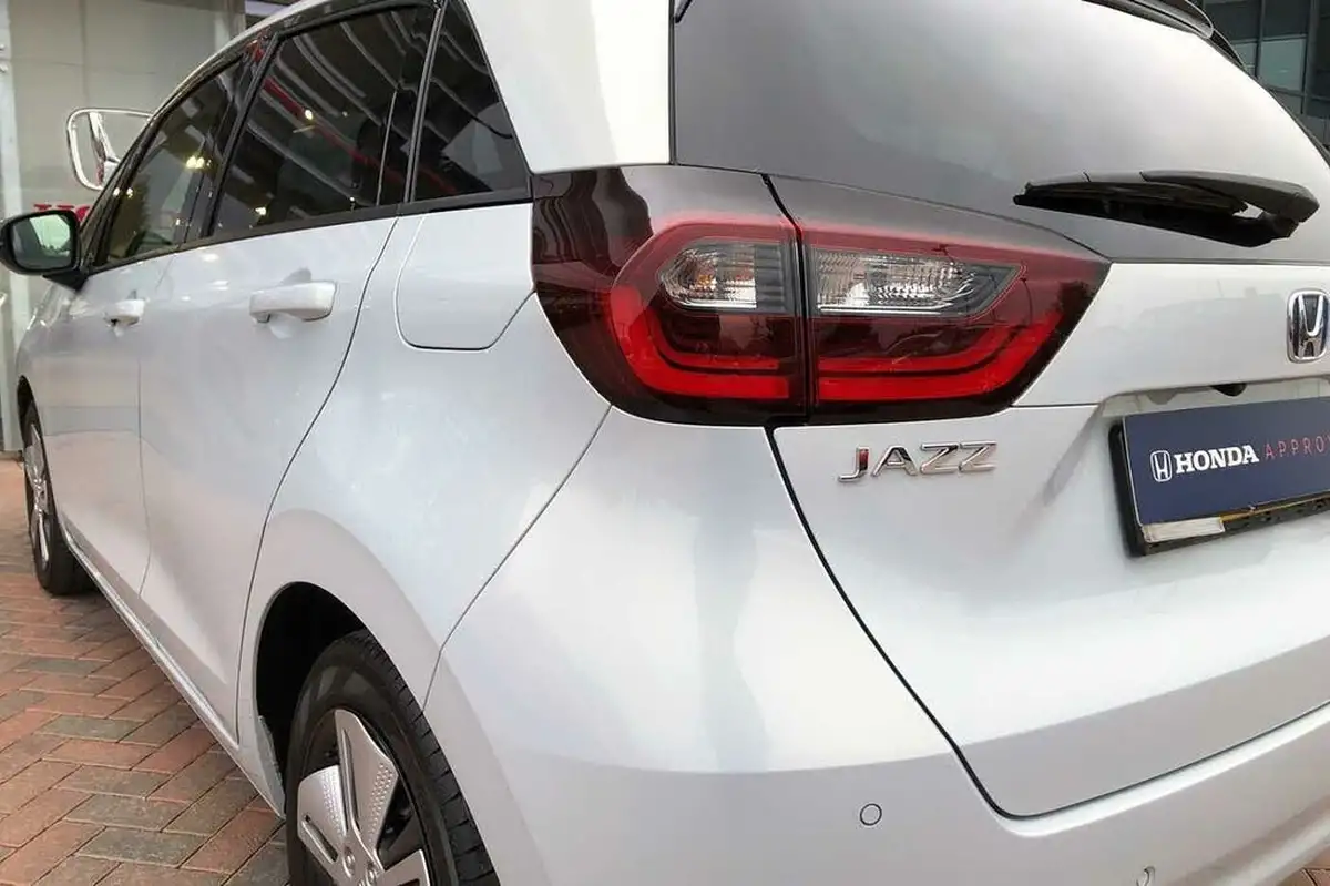 2022-honda-jazz-15-i-mmd-ex-107ps-big-48