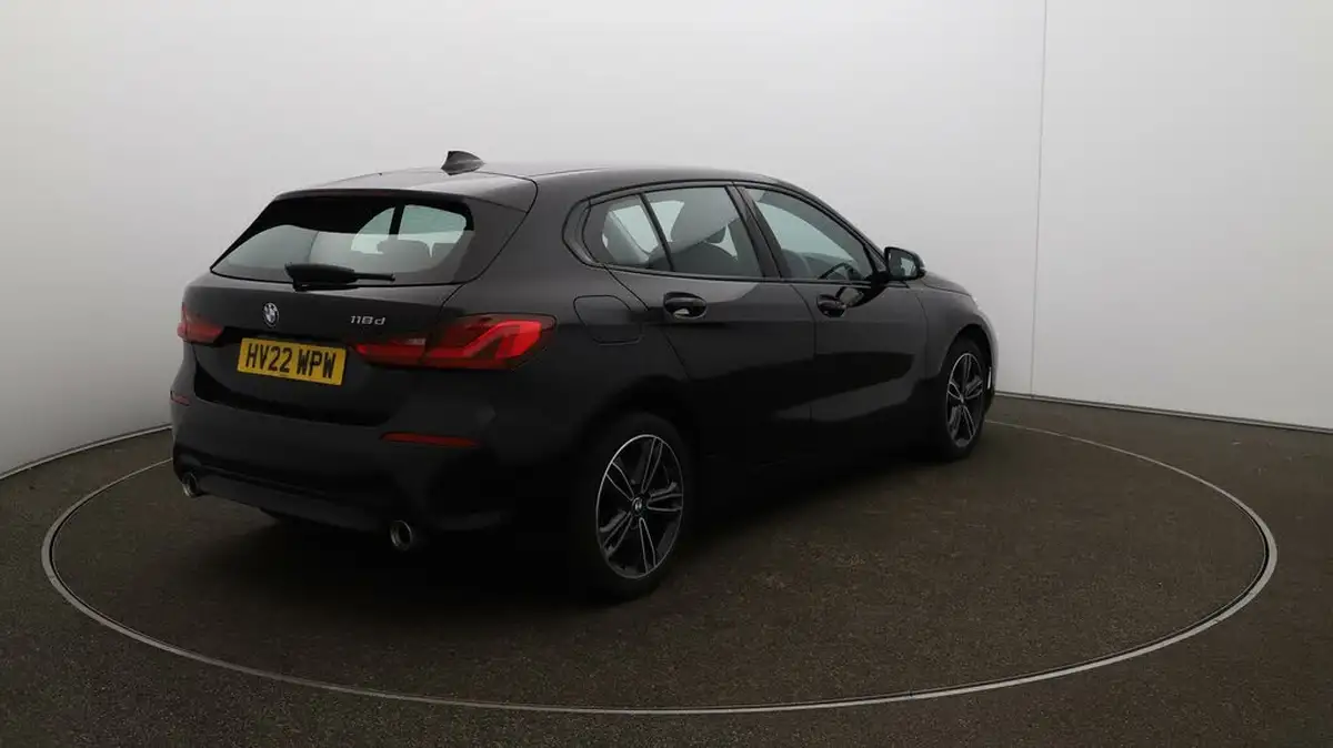 2022-bmw-1-series-20td-118d-sport-big-7
