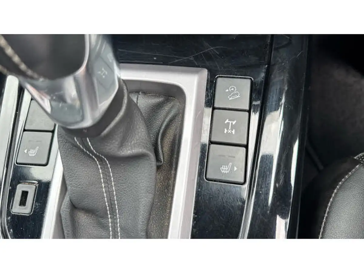 2022-isuzu-d-max-19td-v-cross-pick-up-auto-big-36