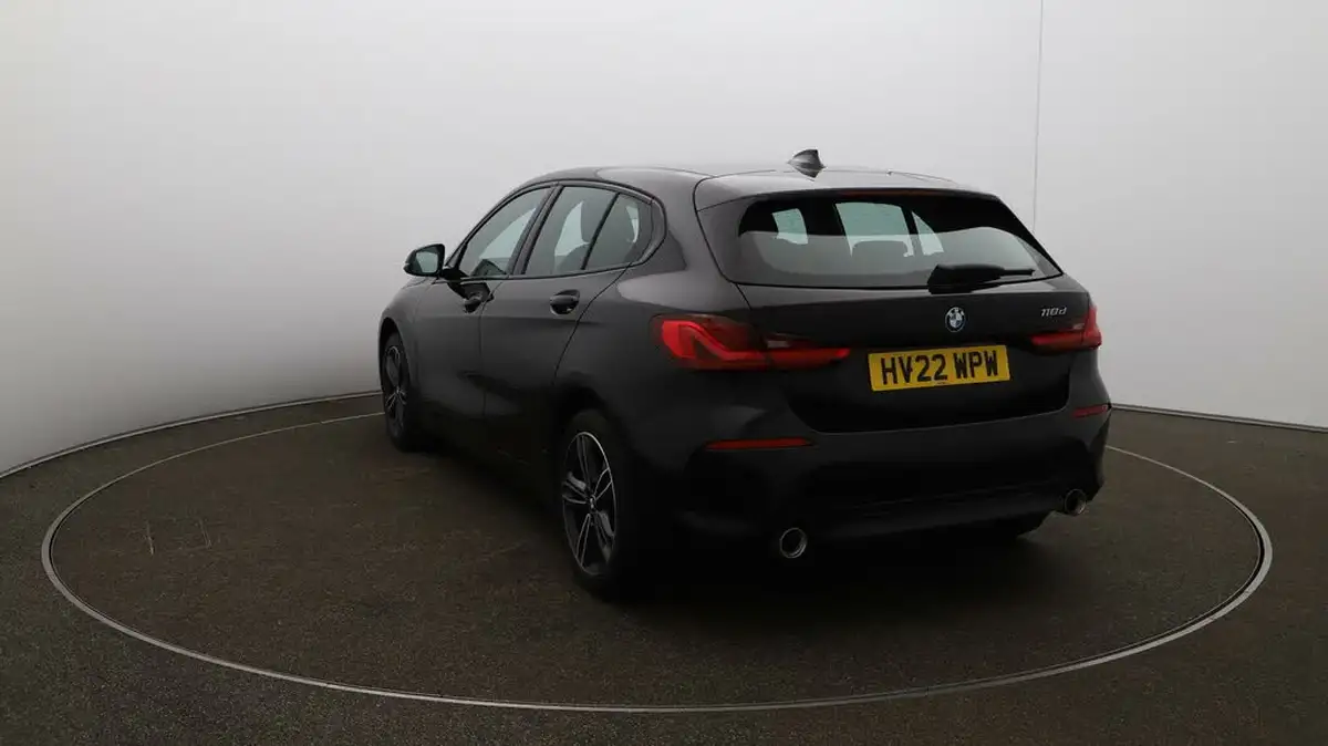 2022-bmw-1-series-20td-118d-sport-big-53